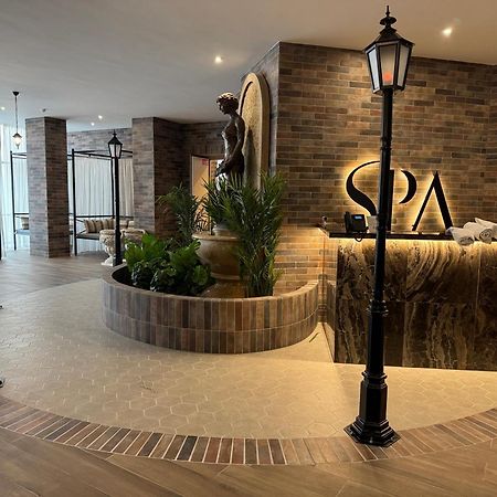 Pannonia 1893 Premium Hotell Sopron Exteriör bild