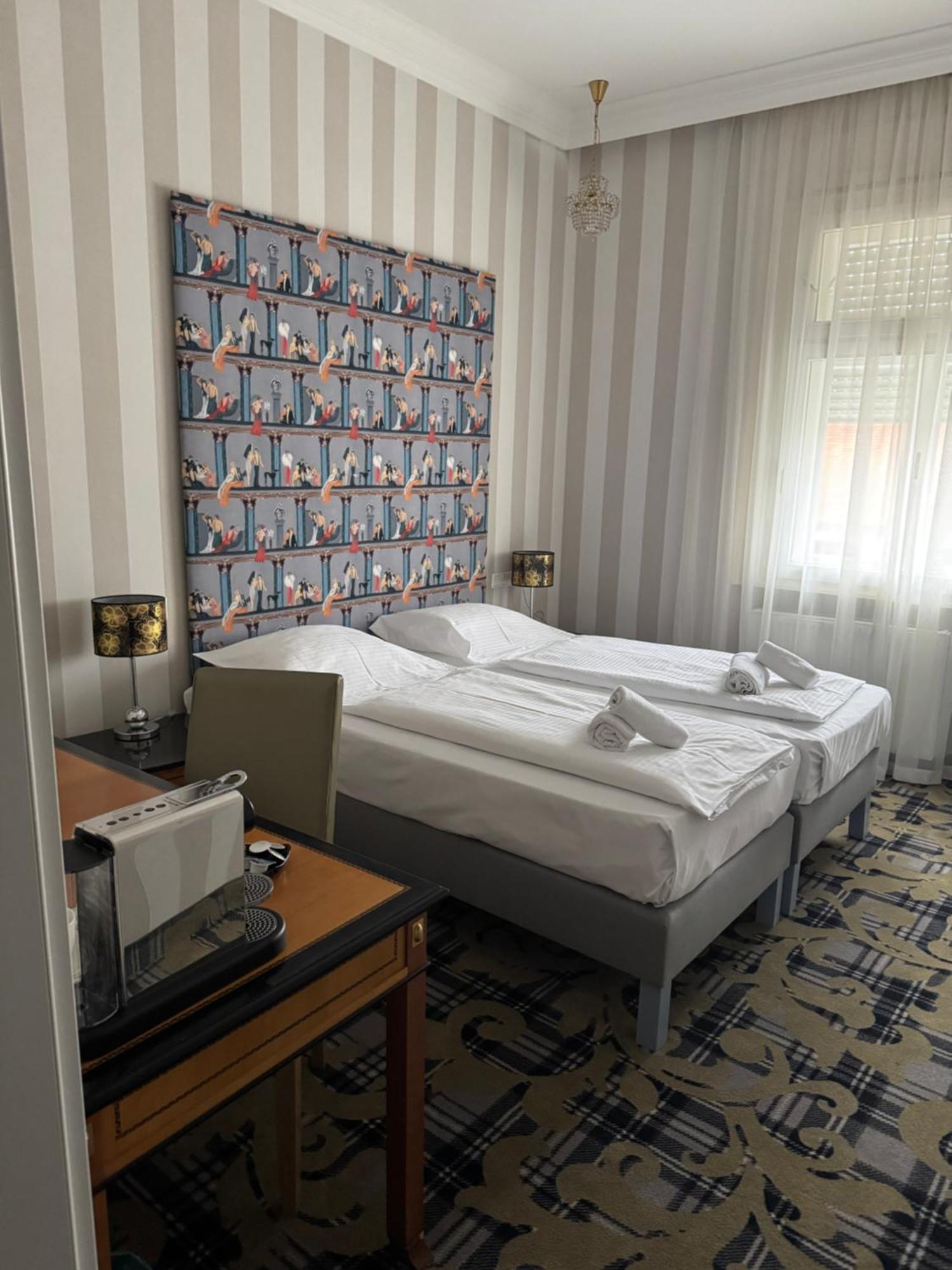 Pannonia 1893 Premium Hotell Sopron Exteriör bild