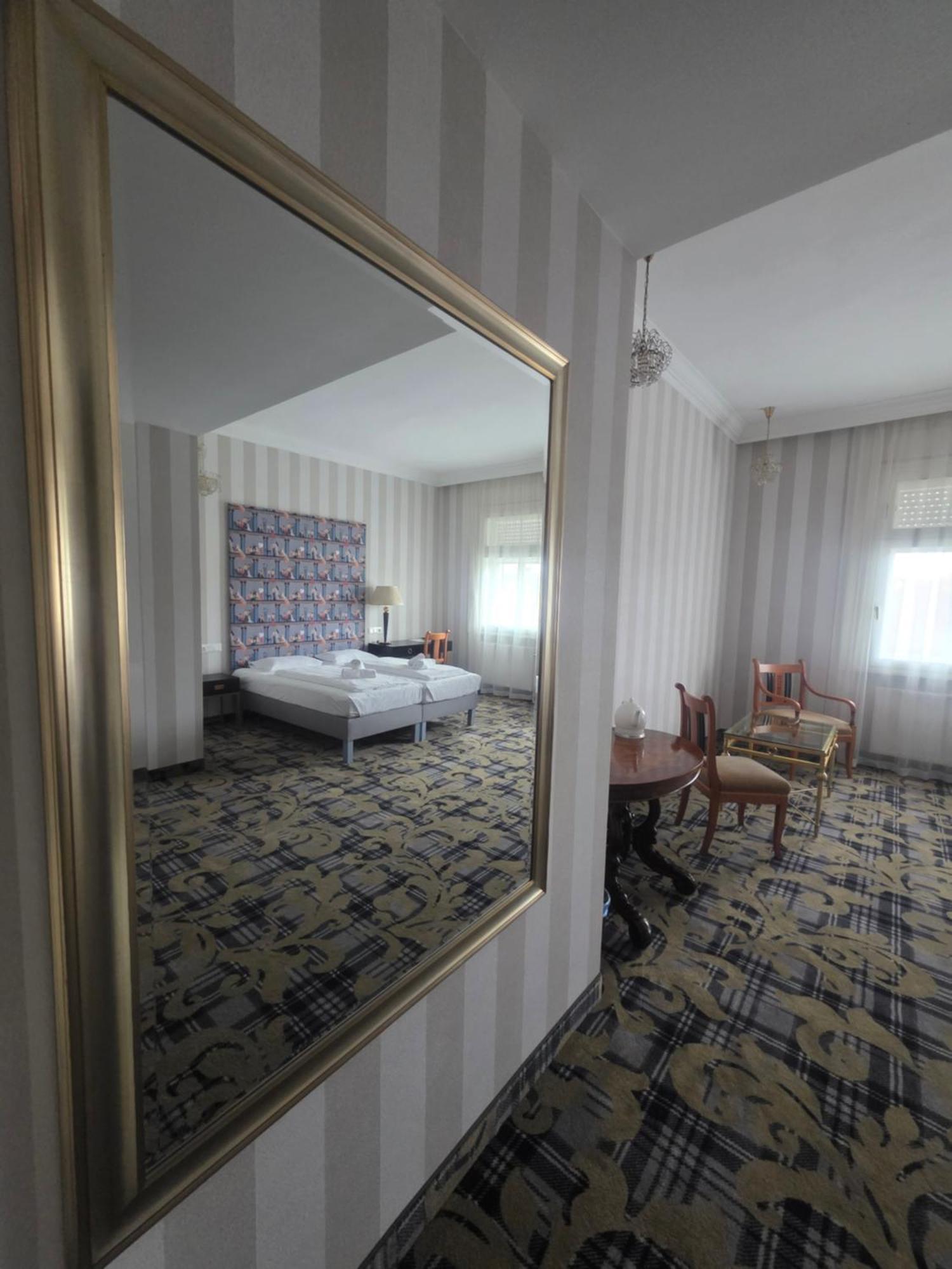 Pannonia 1893 Premium Hotell Sopron Exteriör bild